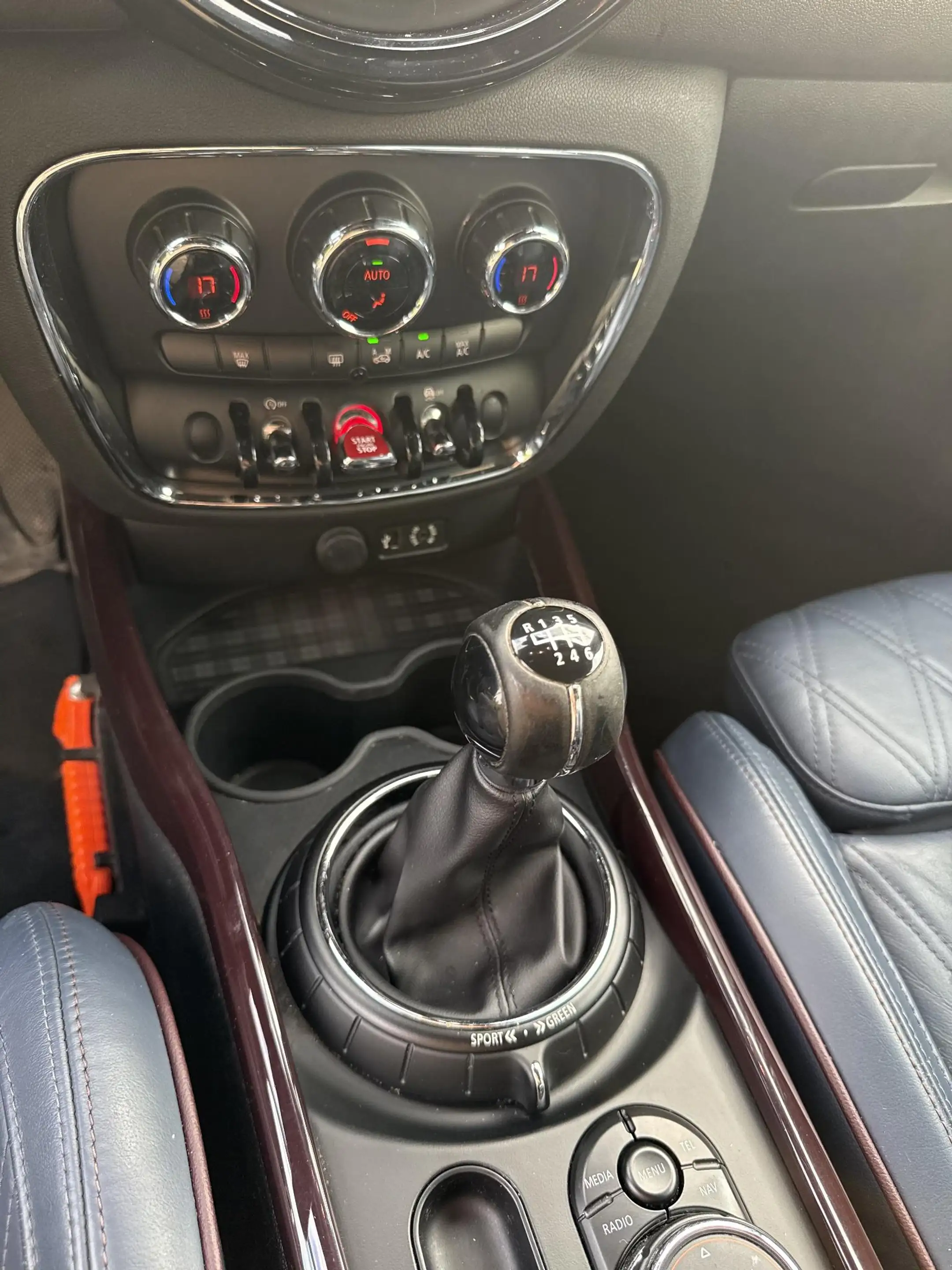 MINI Cooper Clubman 1.5 Chili Serious Business VOL!! Chesterfield Blau — photo 15