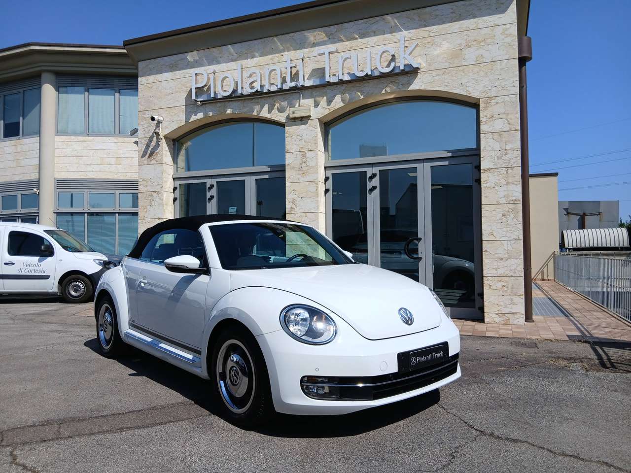 Volkswagen Maggiolino Maggiolino Cabrio 1.2 tsi Design