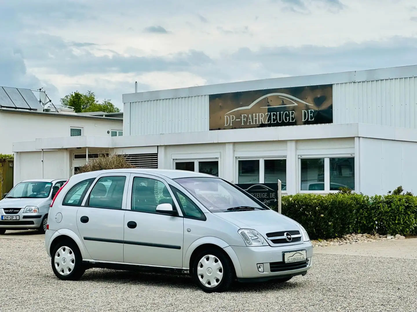 Opel Meriva Automatik Navi Klima Sitzheizung PDC AHK Silber - 1
