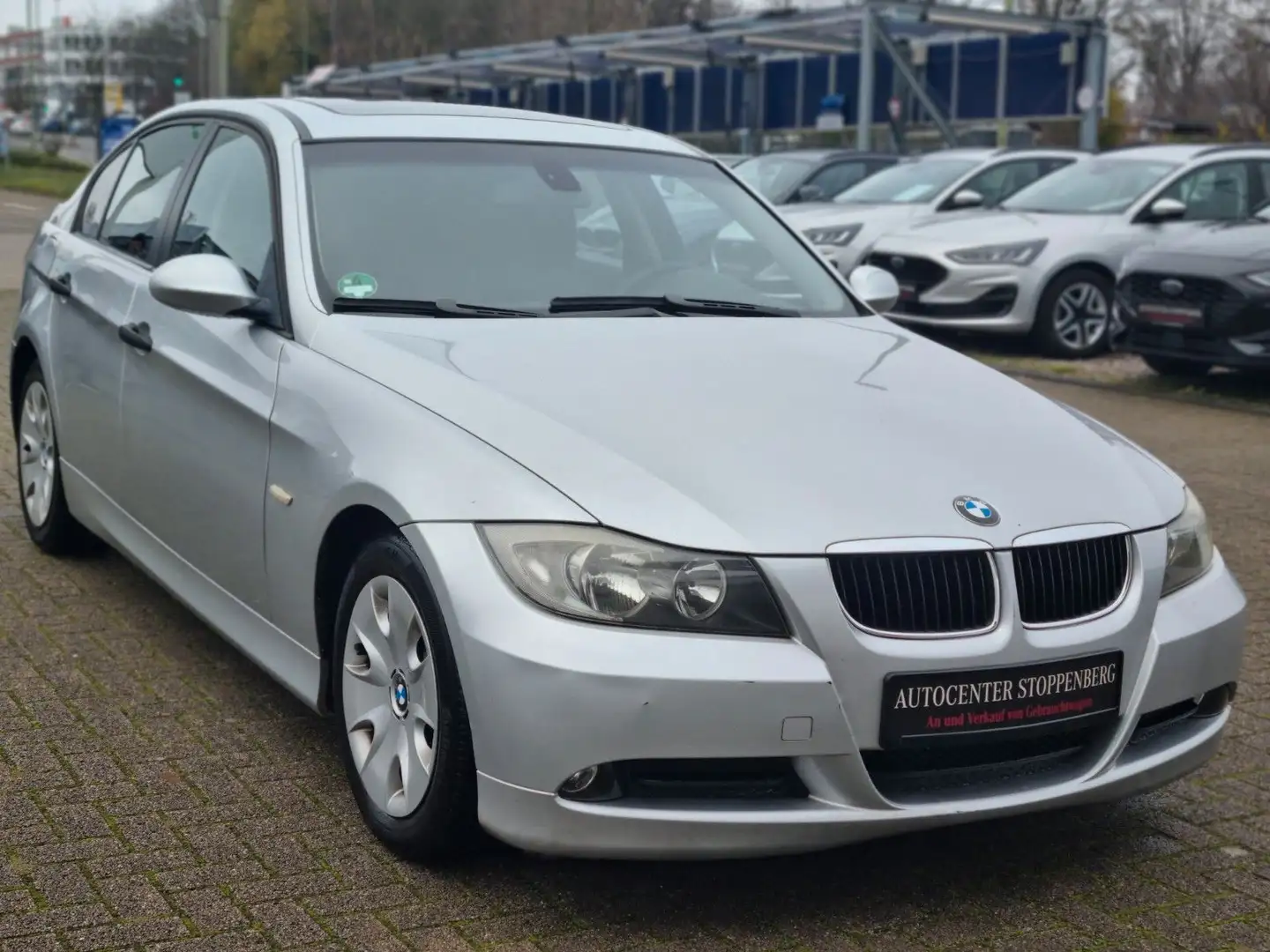 BMW 318 i Klima/Schiebedach/Alufelgen/PDC/Limousine Silber - 2