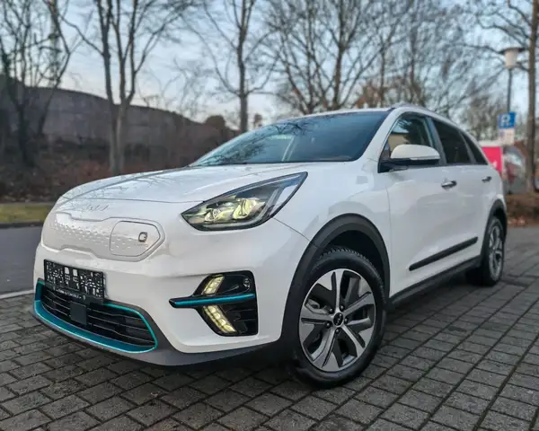 Kia Niro 64kWh|AHK|11kW|SOH98%|LED|Plus-Paket|NAVI