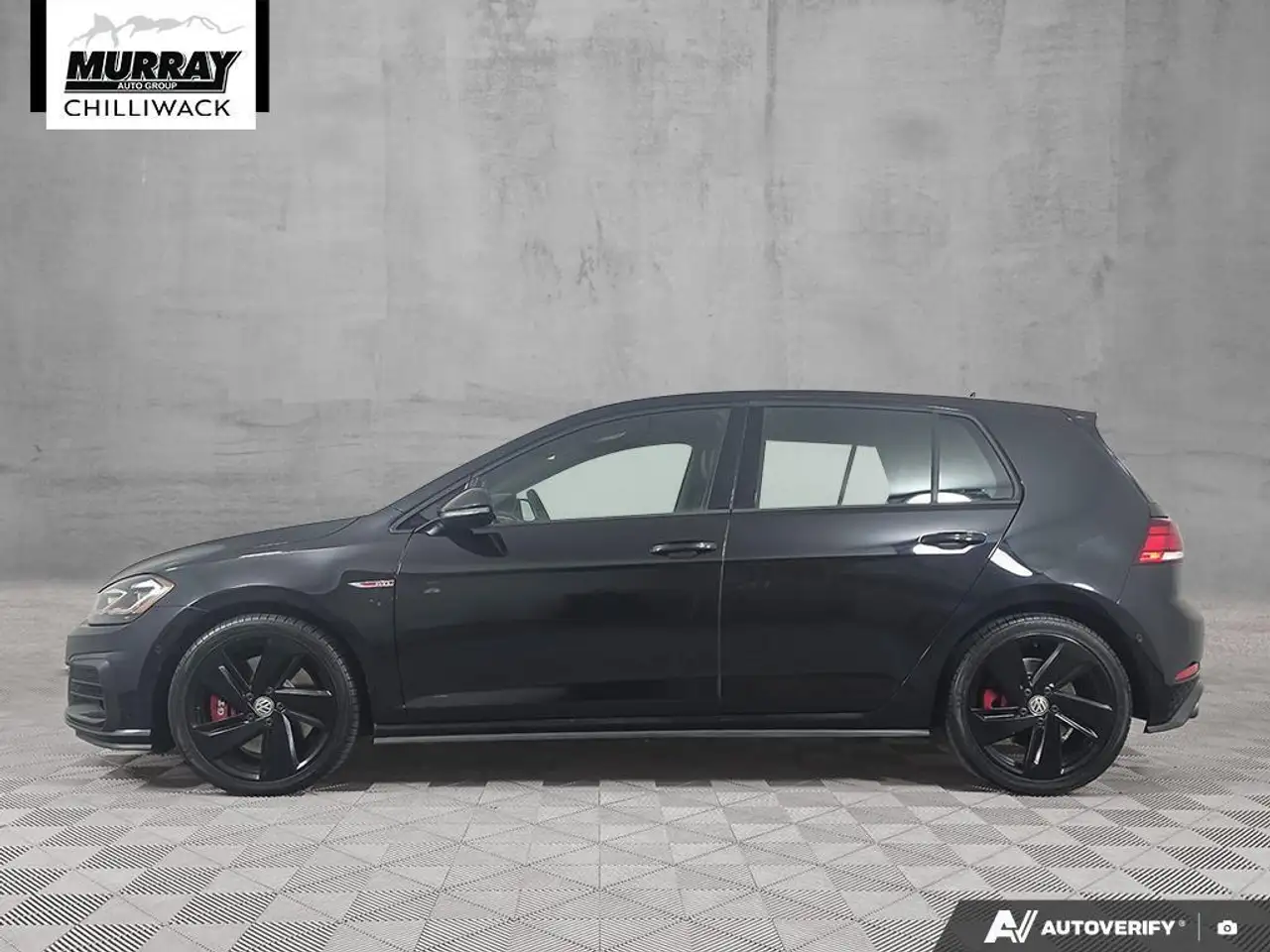 Volkswagen Golf GTI снимка Volkswagen Golf GTI