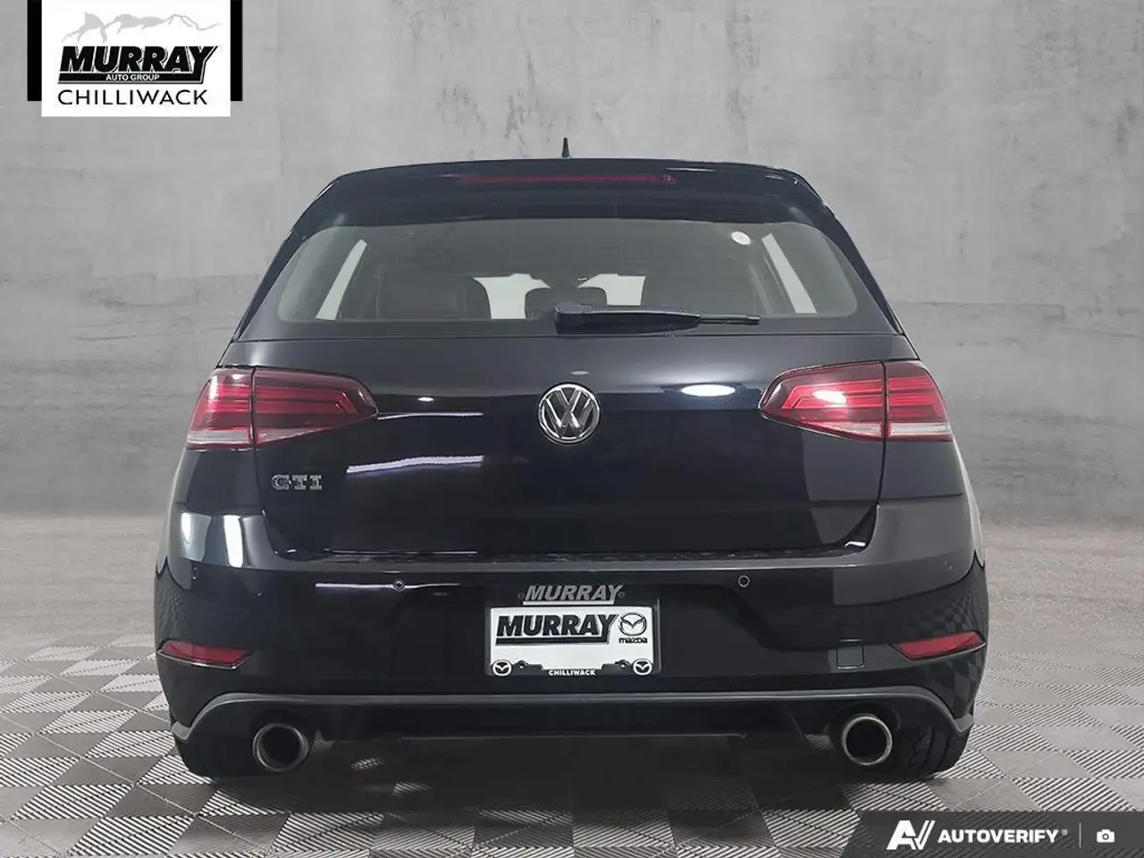 Volkswagen Golf GTI снимка Volkswagen Golf GTI