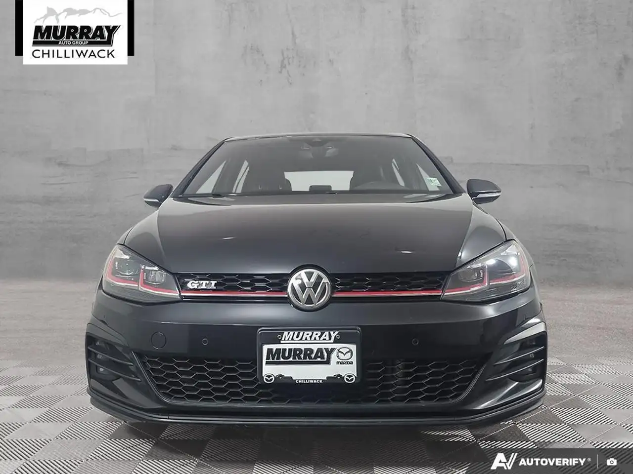 Volkswagen Golf GTI снимка Volkswagen Golf GTI