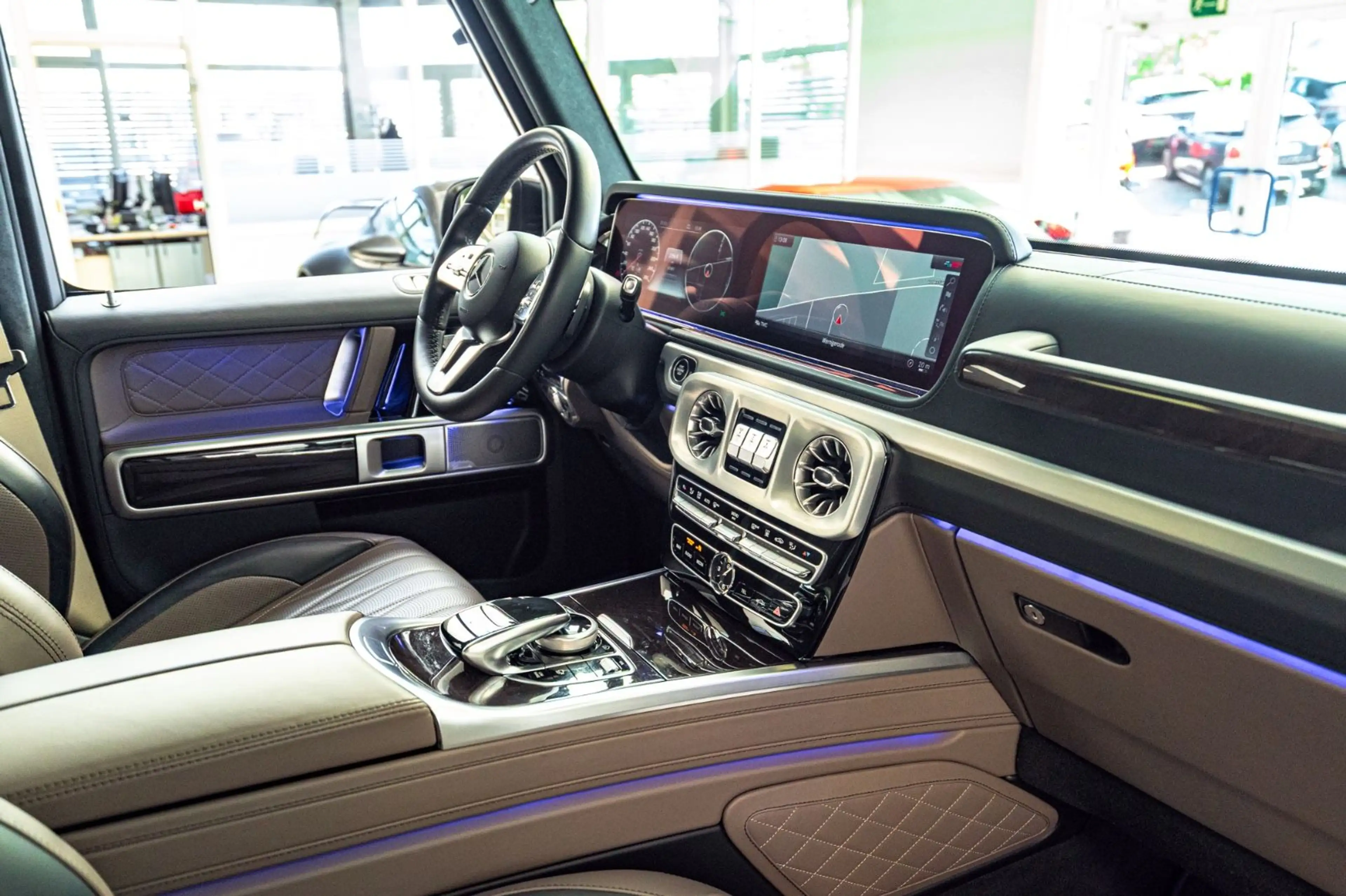 Mercedes-Benz G 400 G400d *AMG Line*Superior*Burmester*Full Options* — photo 30