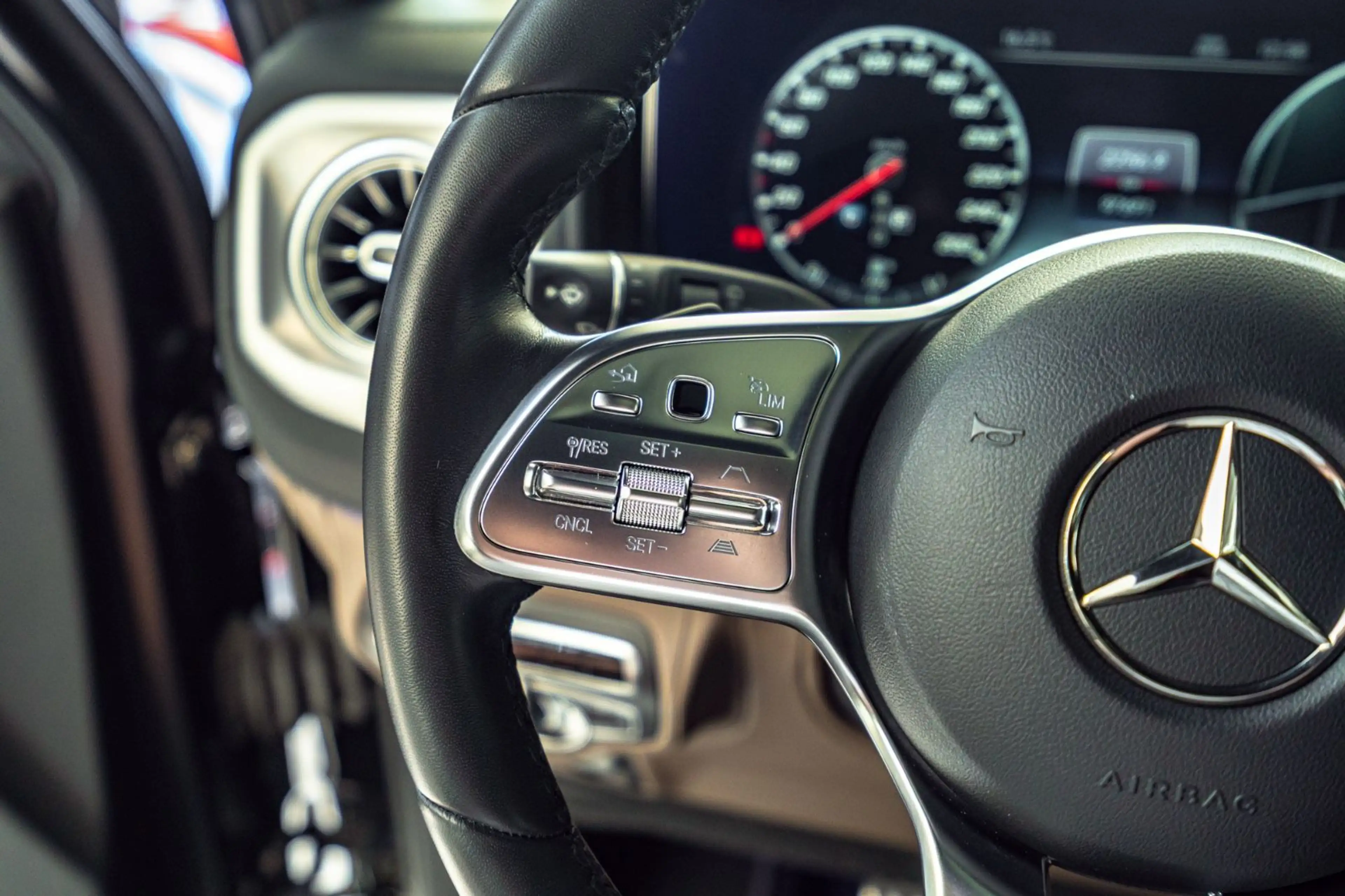 Mercedes-Benz G 400 G400d *AMG Line*Superior*Burmester*Full Options* — photo 31