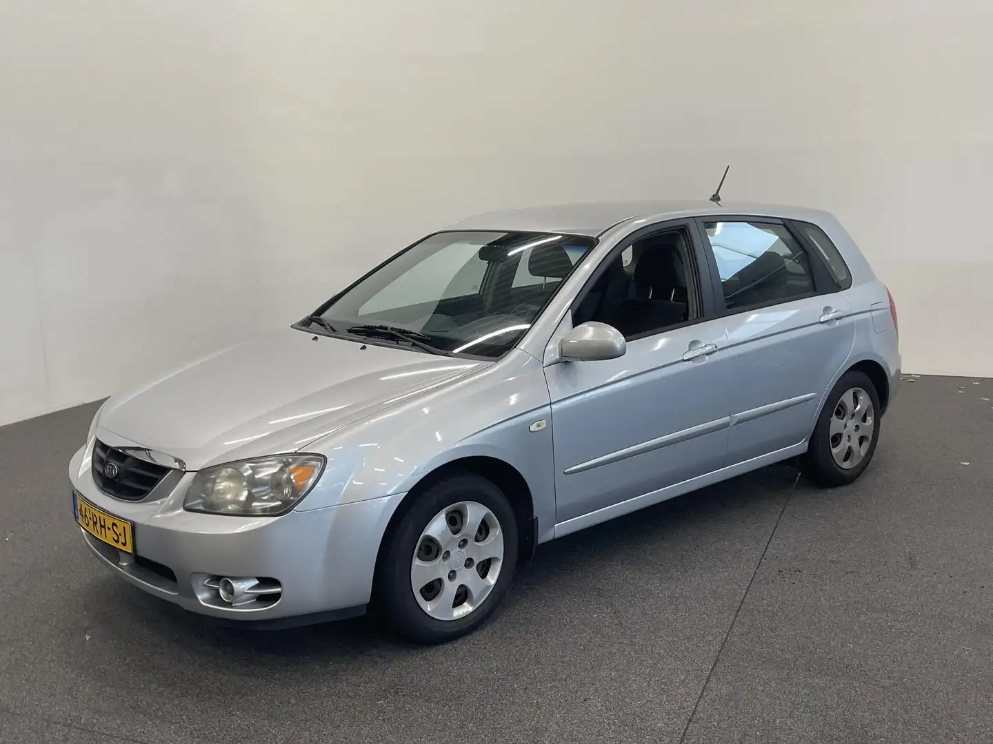 Kia Cerato 1.6-16V LX Airco APK tot 09-05-2026 Gris - 2