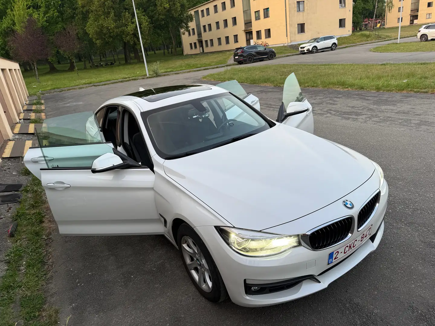 BMW 318 Gran Turismo 318 dA JOY Edition Blanc - 1