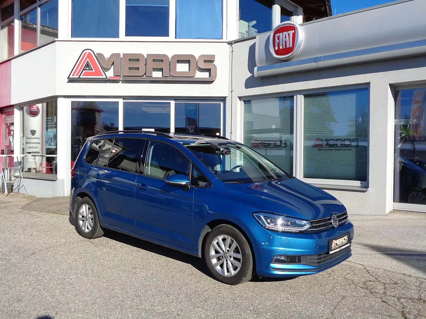 Volkswagen Touran Comfortline 1,6 SCR TDI DSG Blau - 1