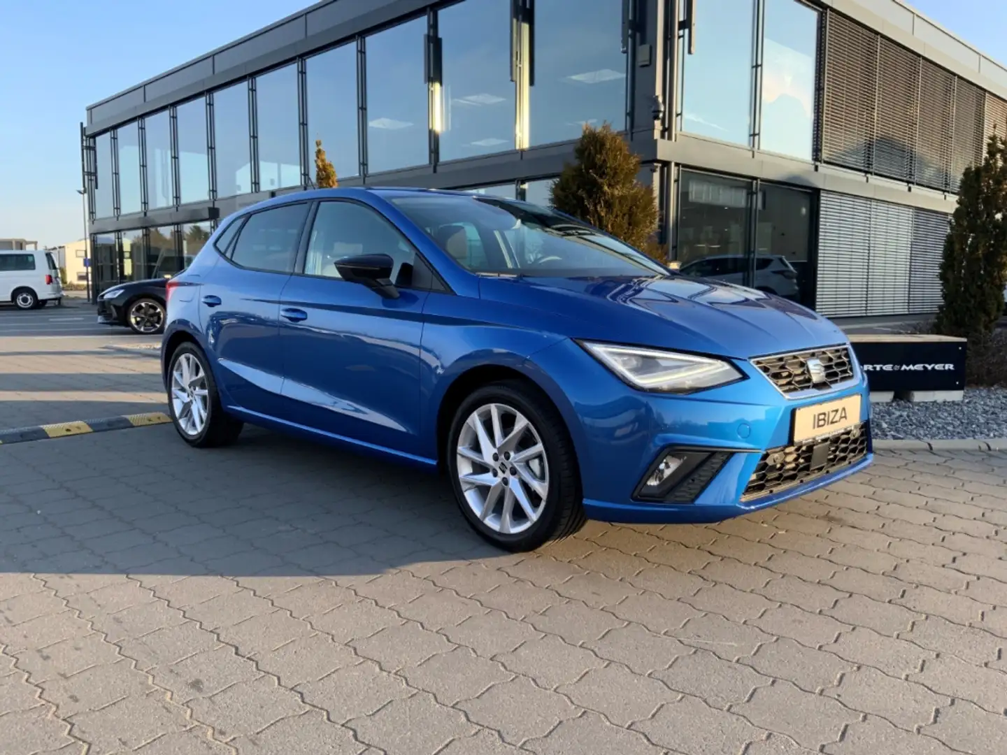 SEAT Ibiza FR 1.0TSI 6-Gang+Beats+Navi+ACC+DAB+LED Blau - 2