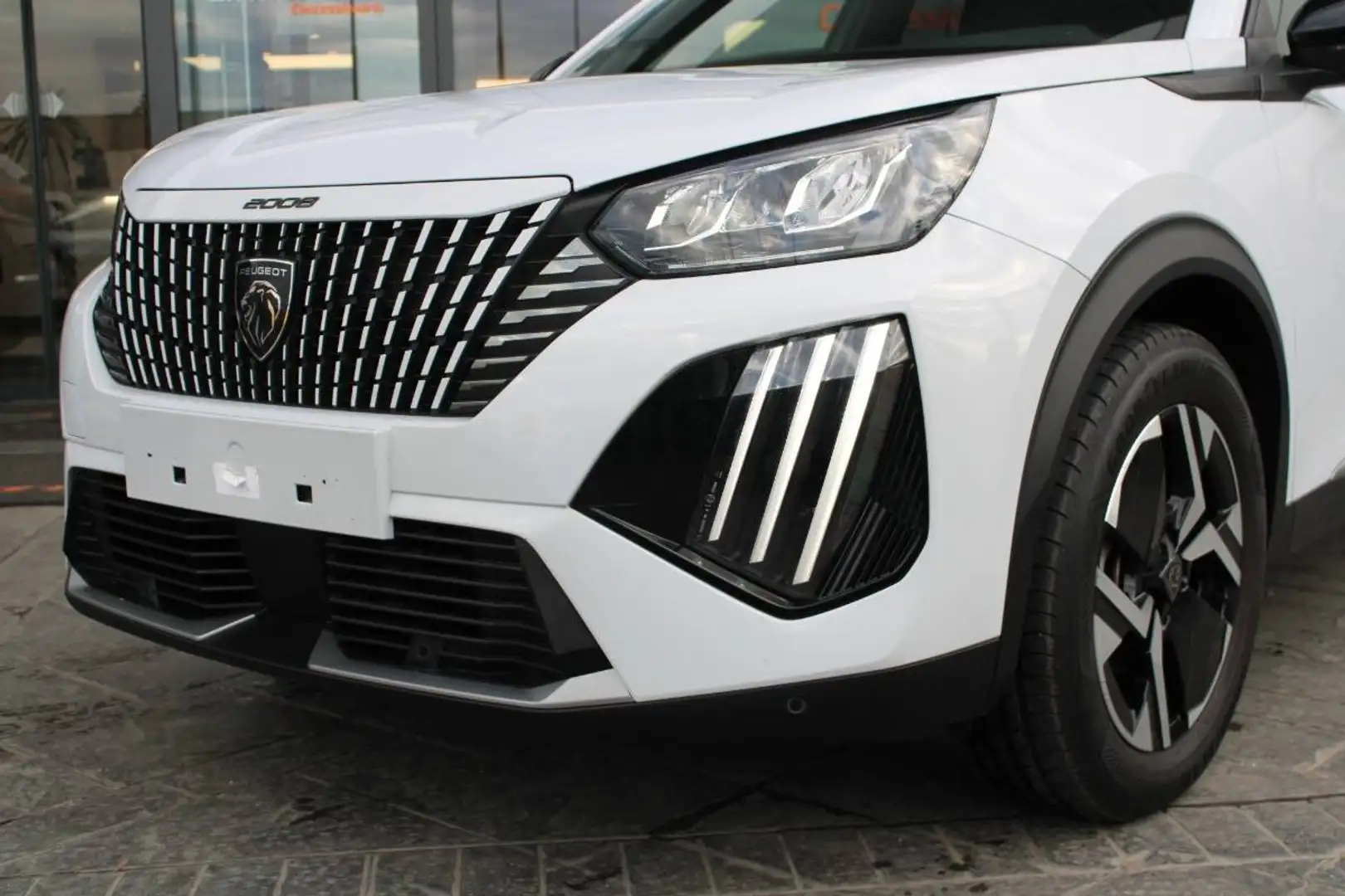 Peugeot 2008 1.2 puretech Allure 130cv automatica con CarPlay Wit - 2