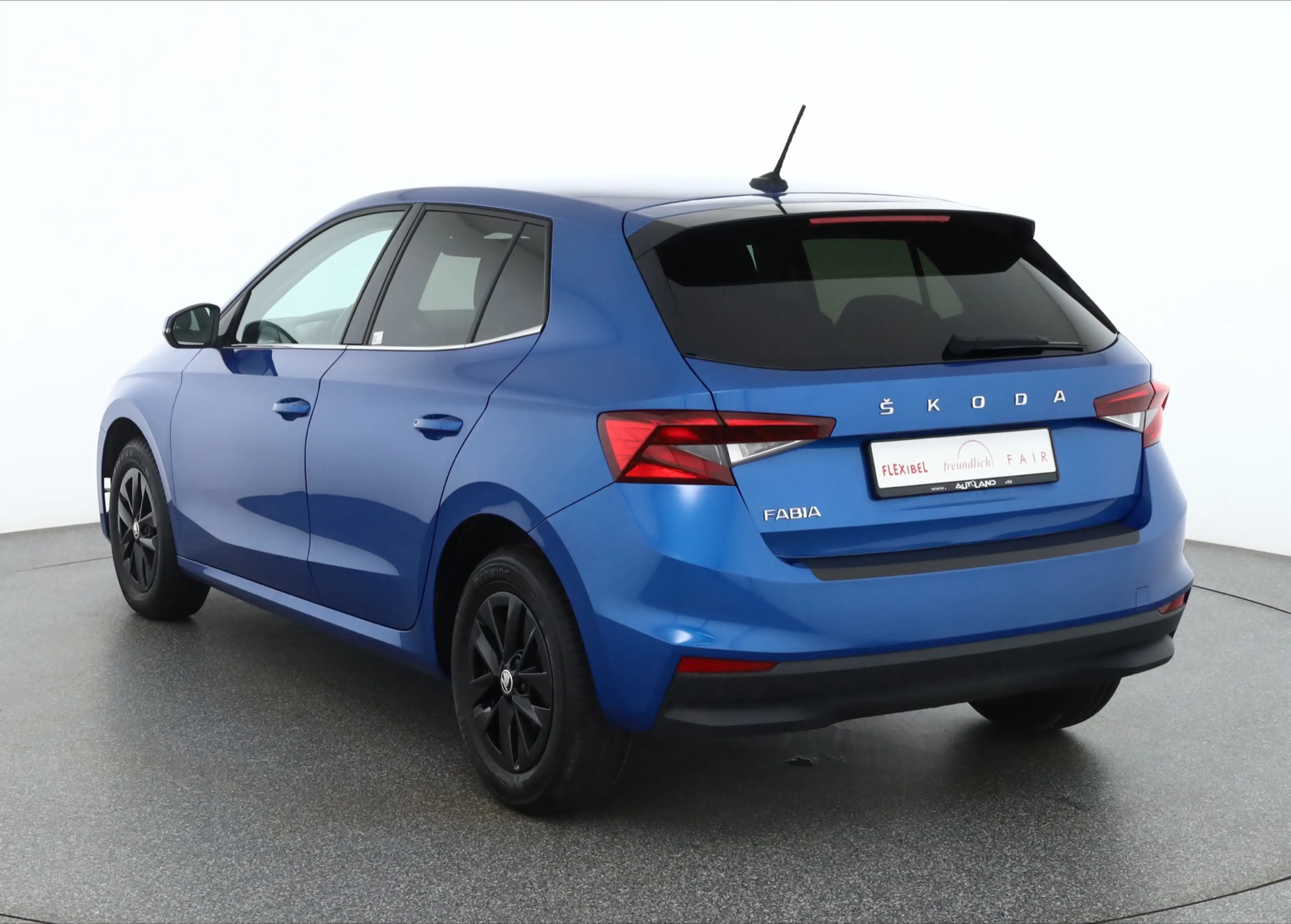 Skoda Fabia 1.0 TSI DSG LED Navi SmartLink ACC DAB — photo 3
