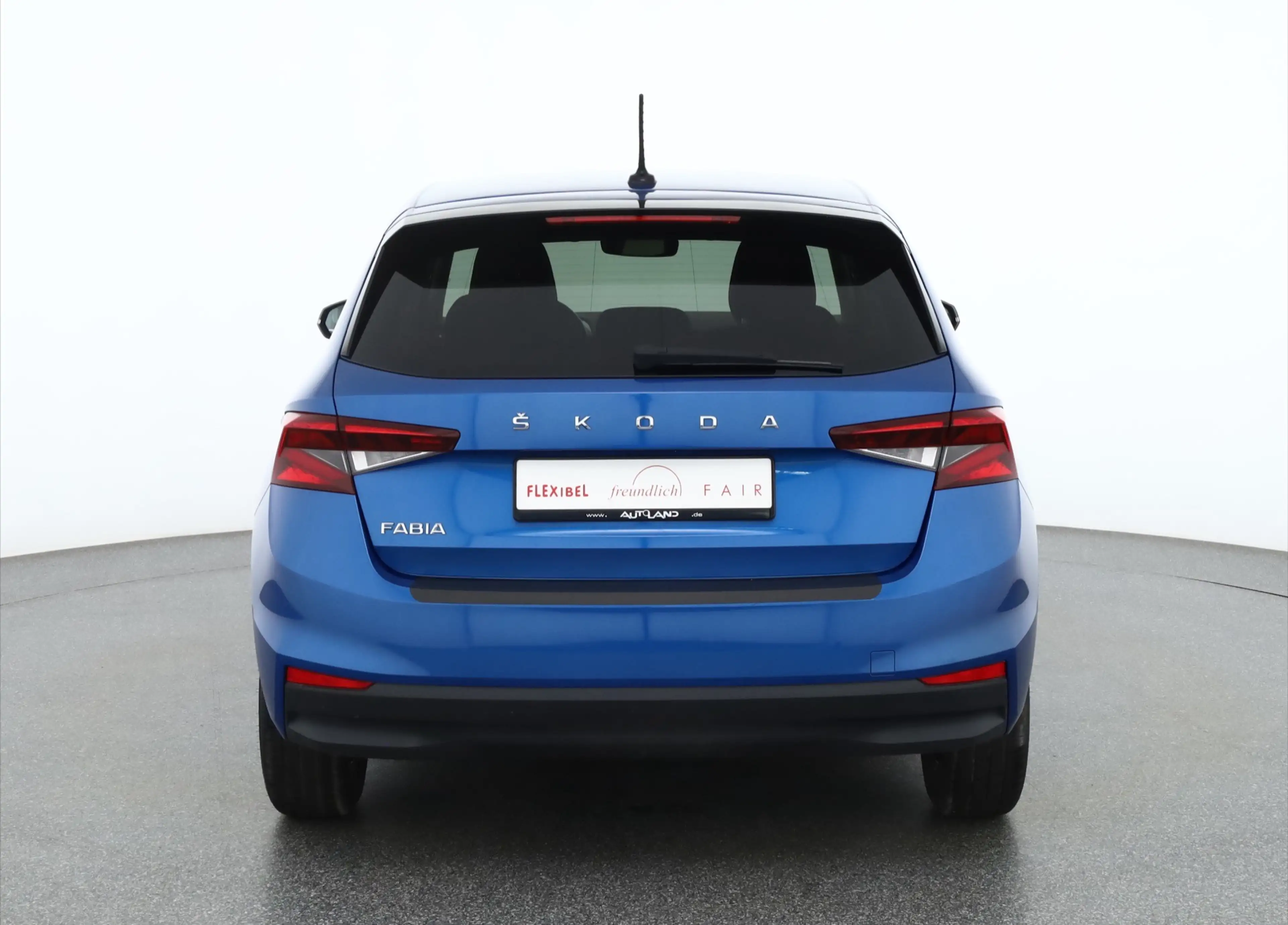 Skoda Fabia 1.0 TSI DSG LED Navi SmartLink ACC DAB — photo 4