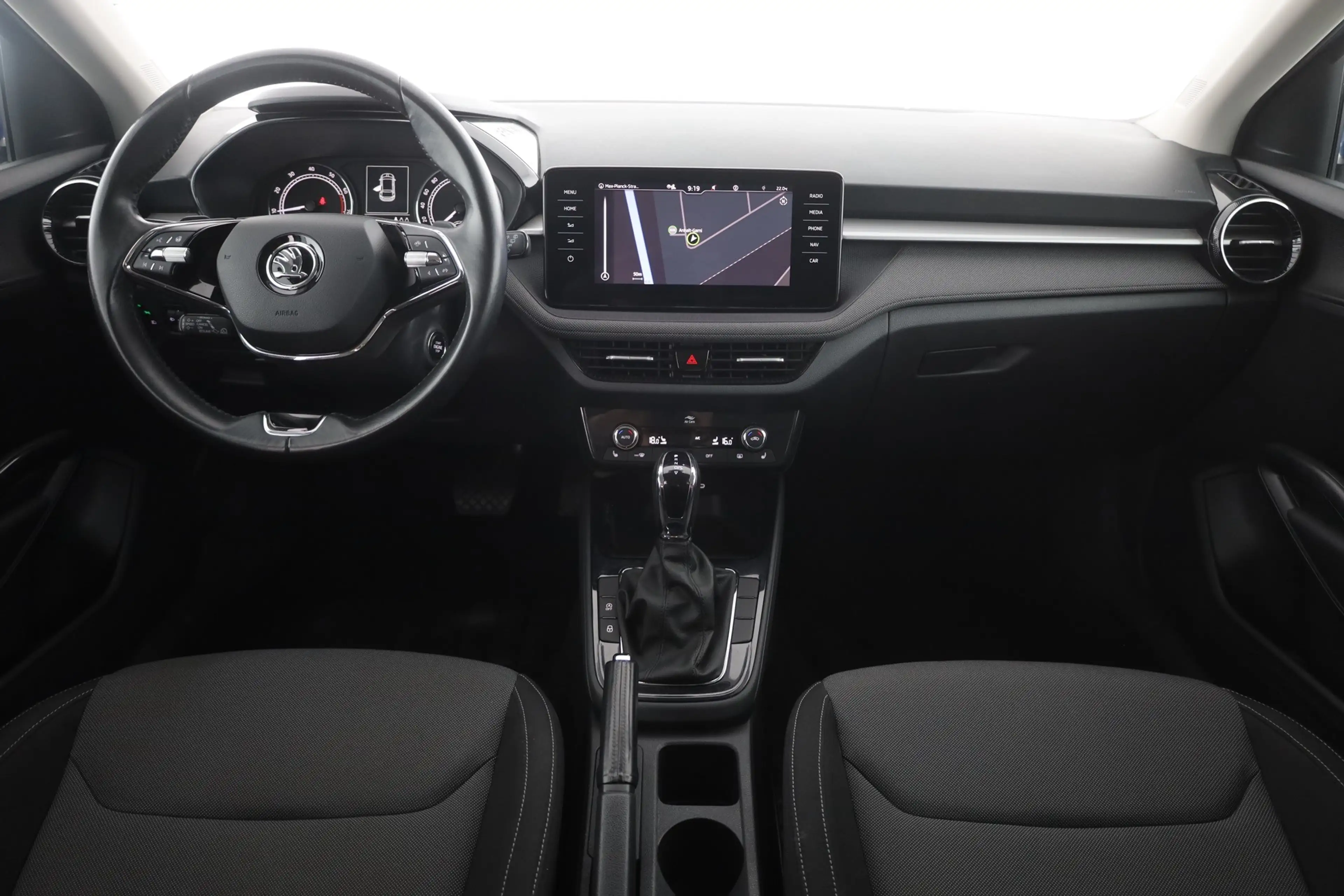 Skoda Fabia 1.0 TSI DSG LED Navi SmartLink ACC DAB — photo 9