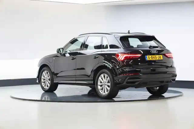 Audi Q3 view 2