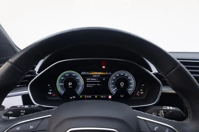 Audi Q3 view 7