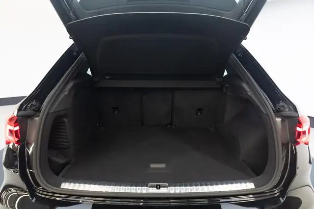 Audi Q3 view 26