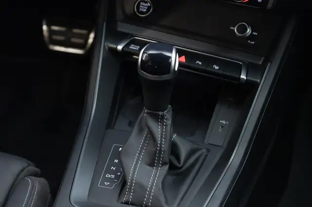 Audi Q3 view 17