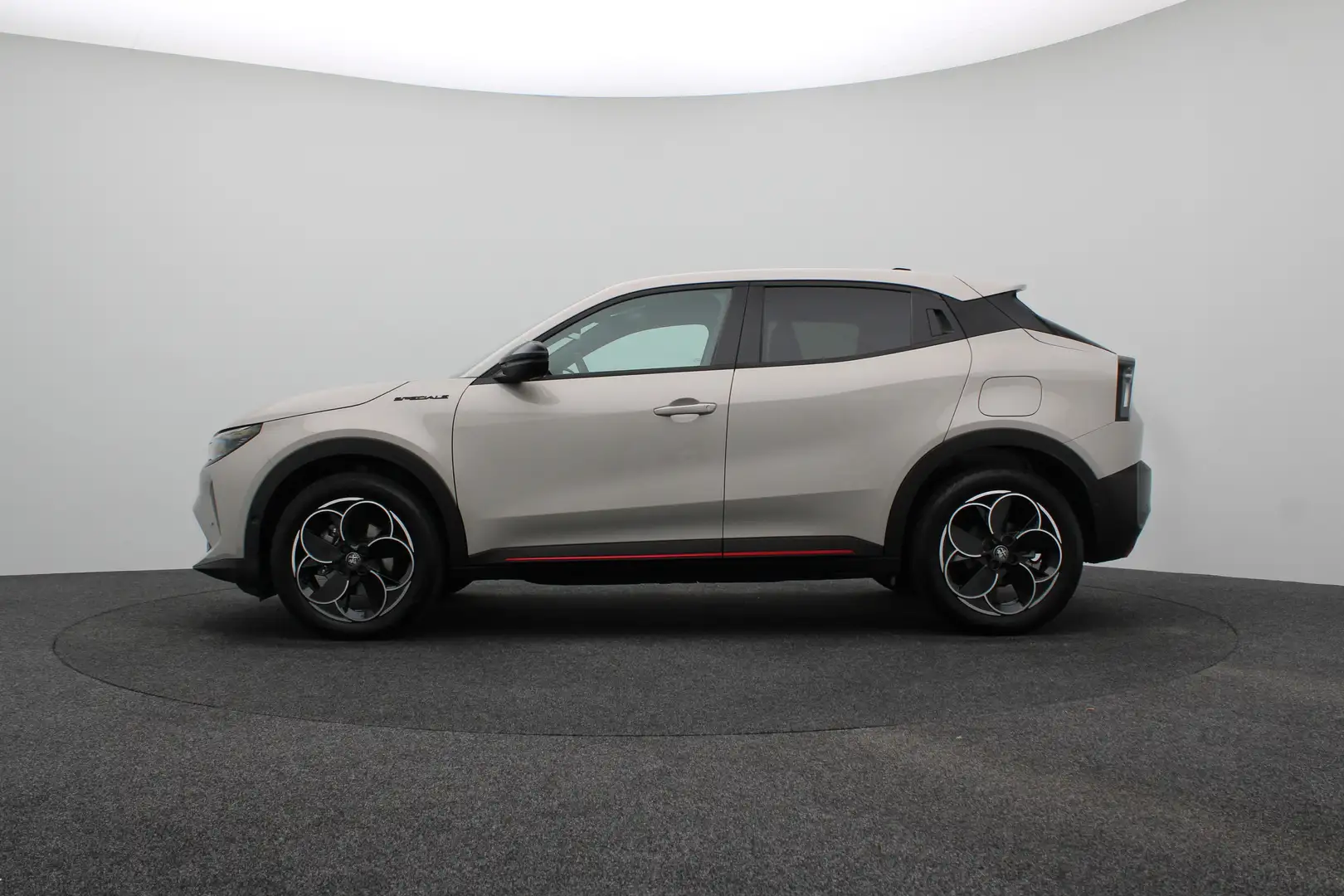 Alfa Romeo Junior Elettrica Speciale 54 kWh | Achterbank in delen ne Grau - 2