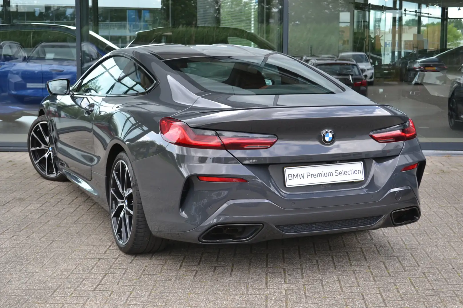 BMW M850 8 Serie M850i xDrive High Executive Automaat / Ach Šedá - 2