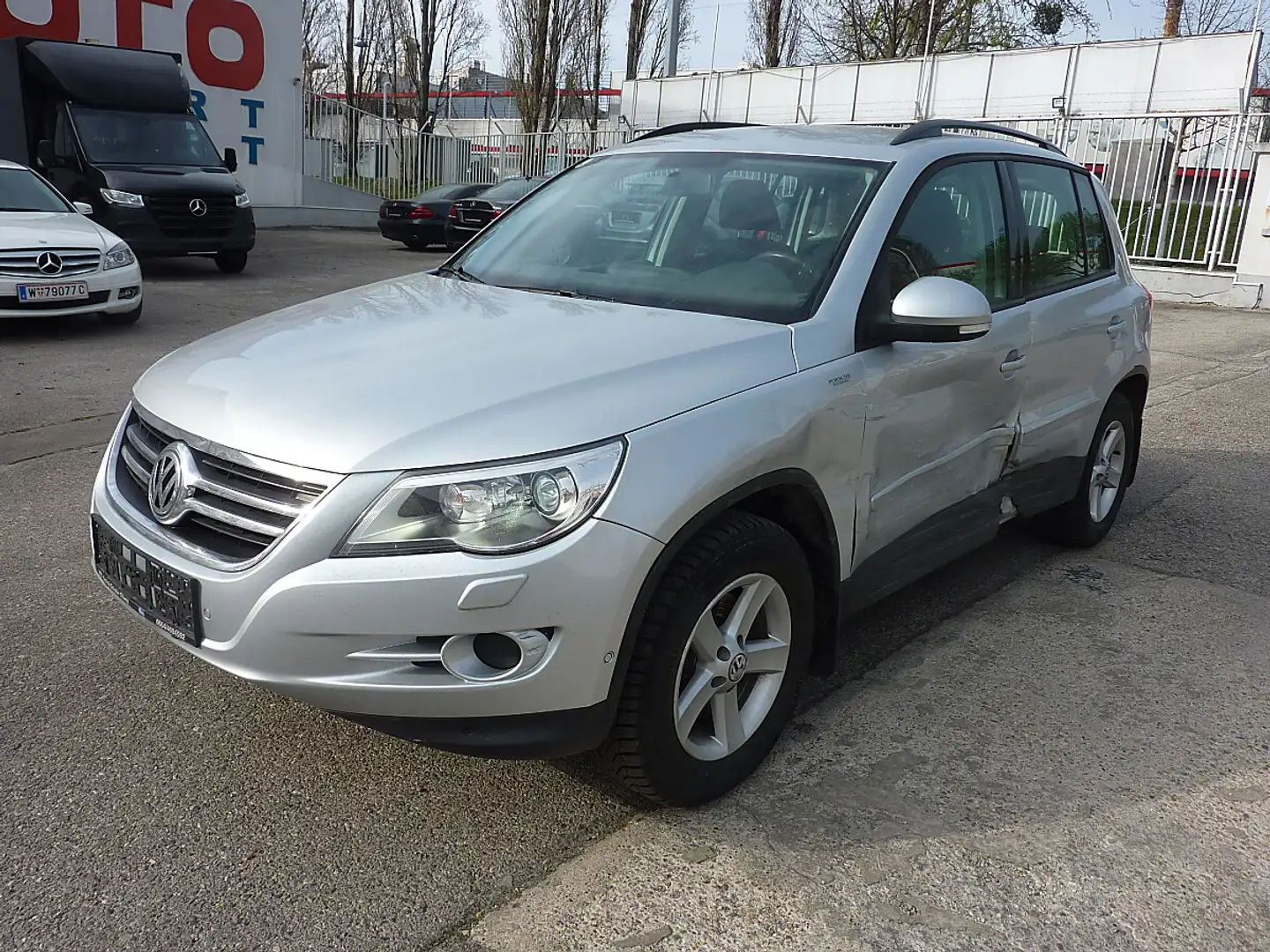 Volkswagen Tiguan 2,0 TDI CR DPF 4Motion Track&Field Grau - 1