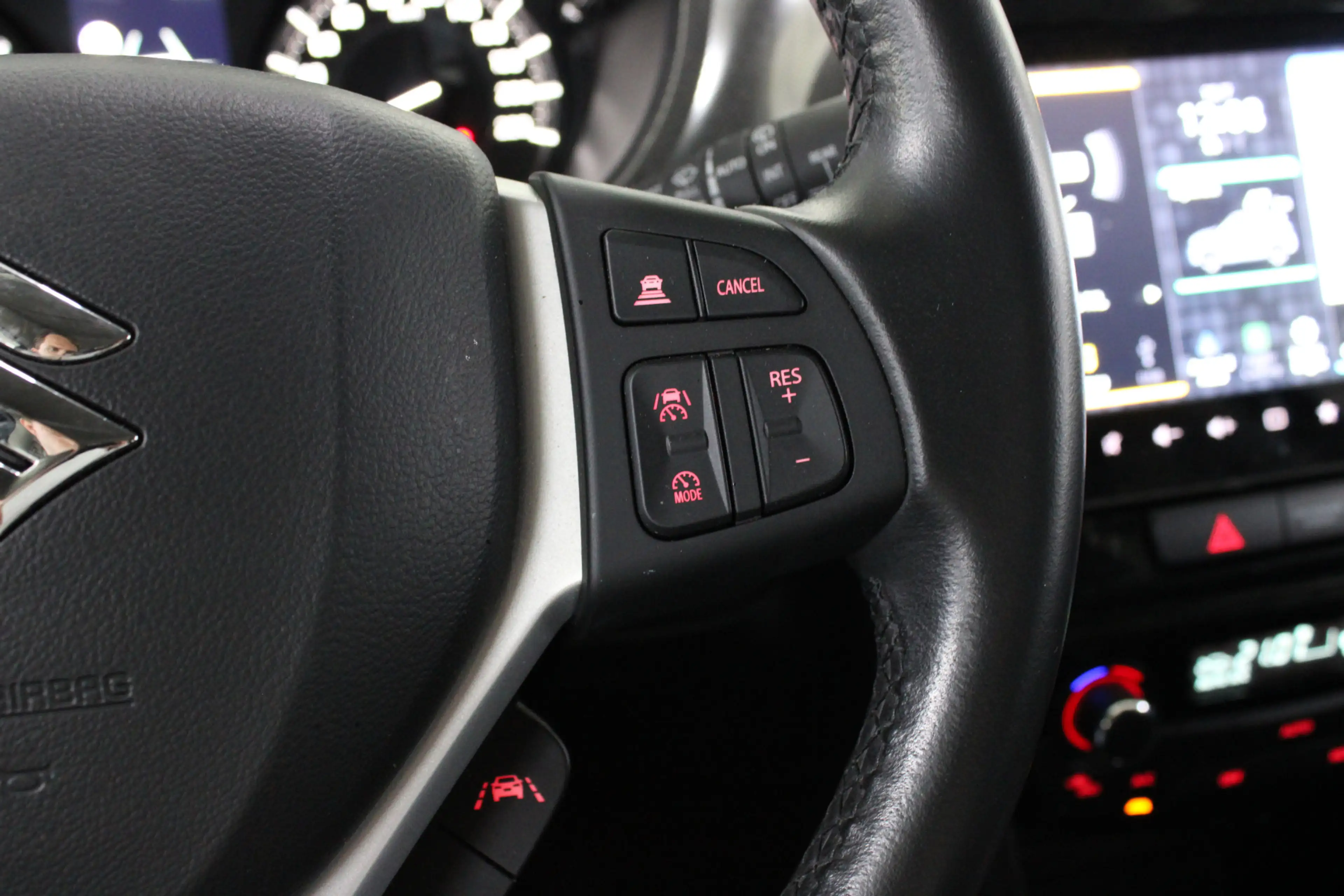 Suzuki Vitara 1.4 Boosterjet Style Smart Hybrid Allseason banden — photo 13