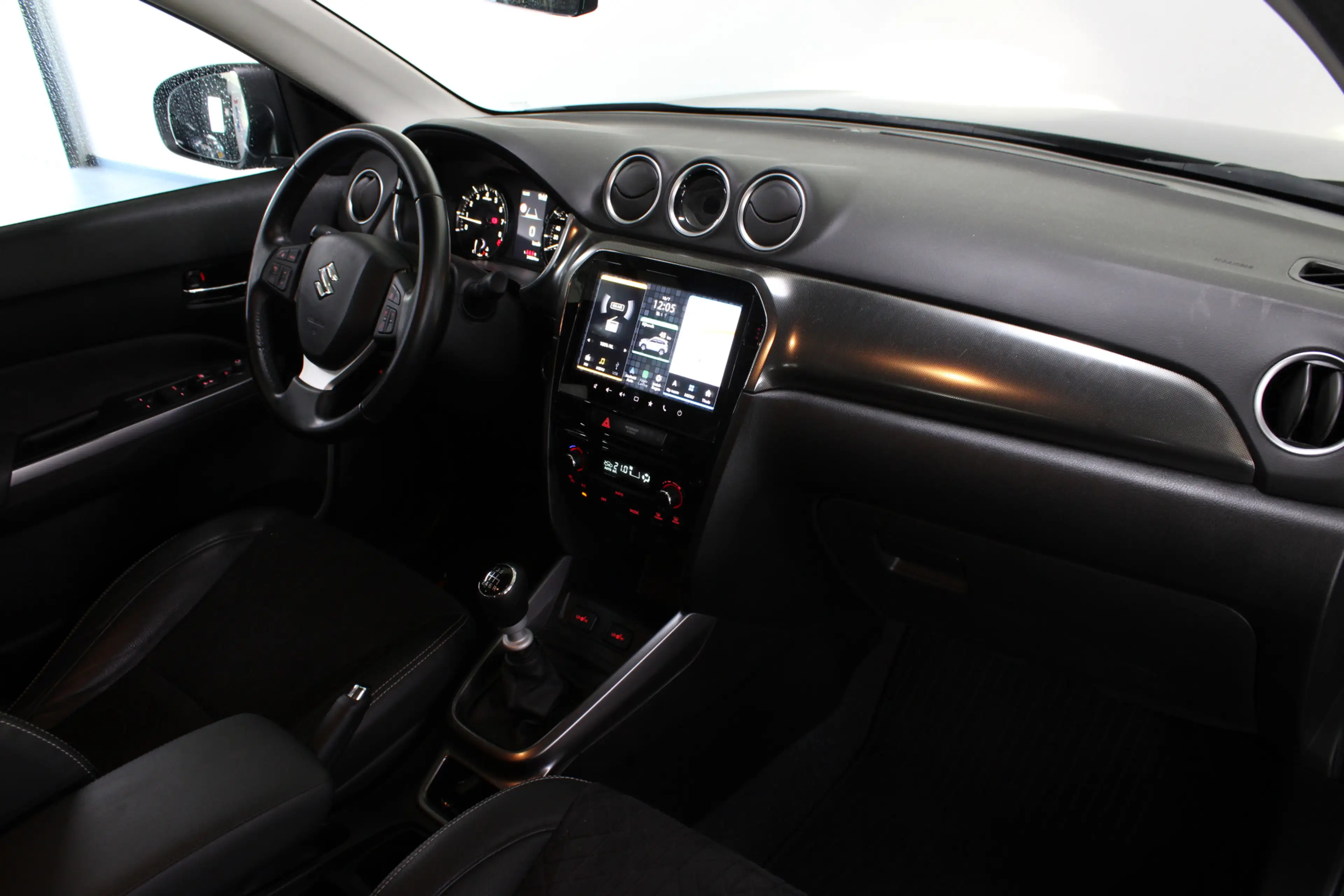Suzuki Vitara 1.4 Boosterjet Style Smart Hybrid Allseason banden — photo 10