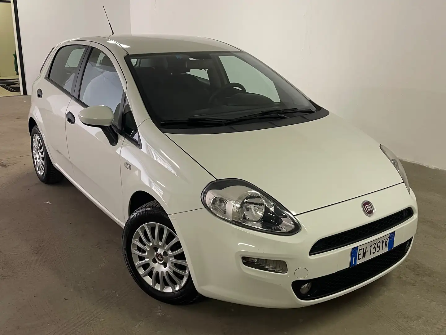 Fiat Punto Punto III 2012 3p 1.3 mjt II 16v Lounge 75cv E5+ Bianco - 2