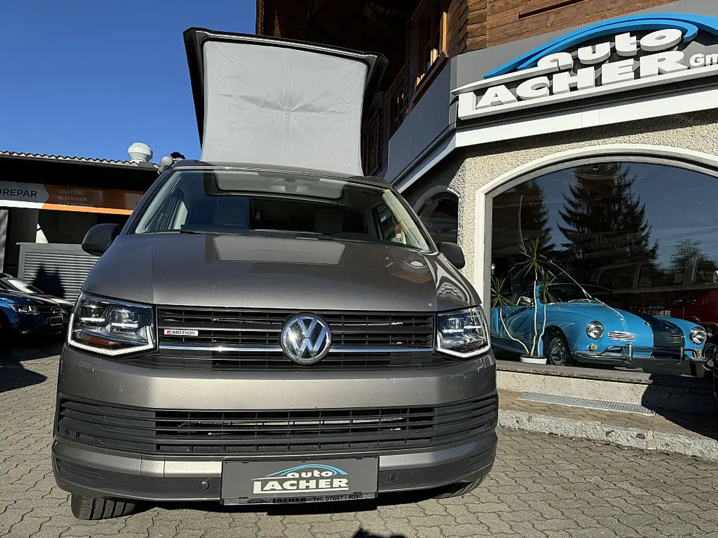 Volkswagen T6 California Coast 2,0 TDI 4Motion BMT DSG Grau - 2