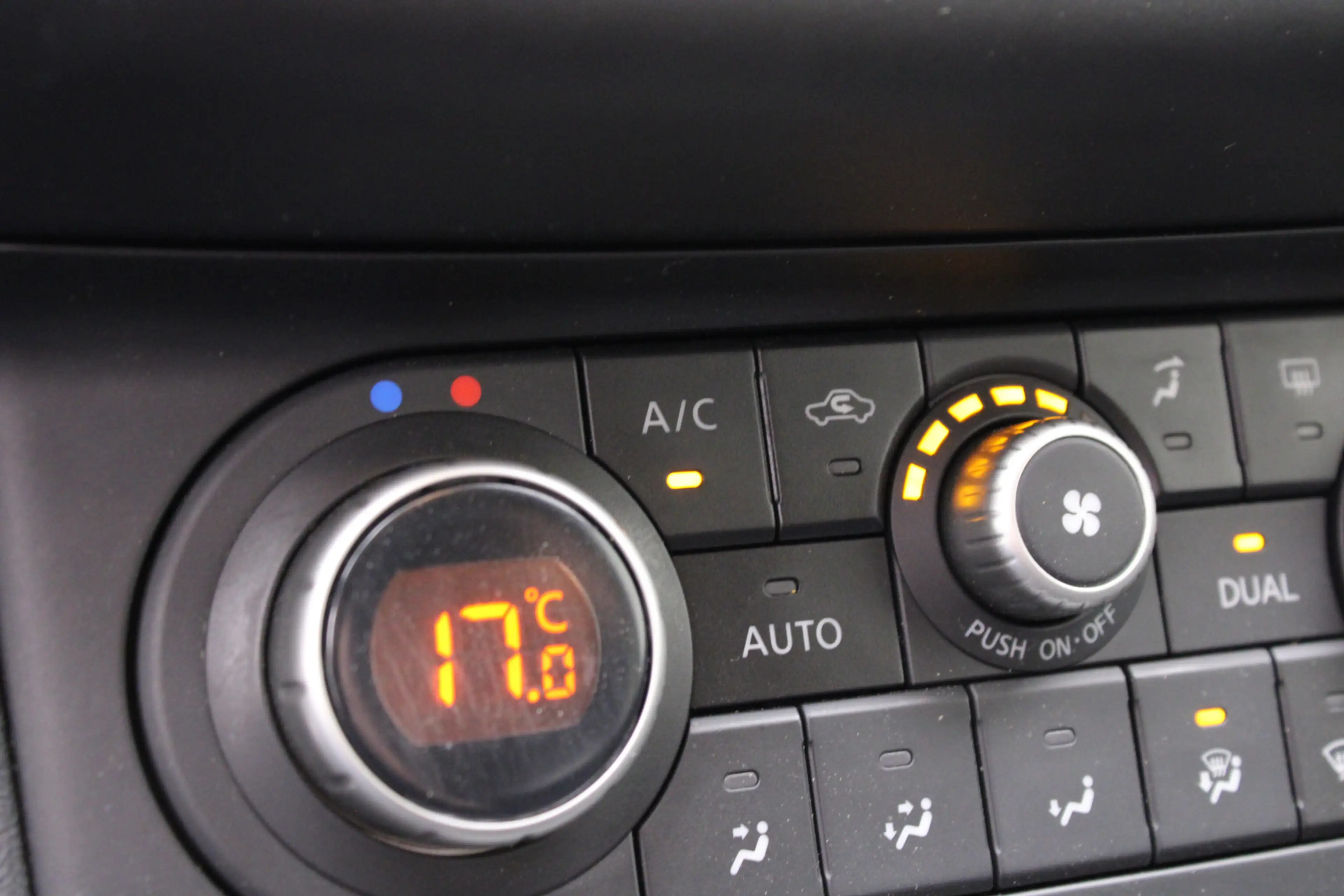 Nissan Qashqai+2 1.6 Optima | 7 Persoons | Climate | PDC achter | C — photo 20