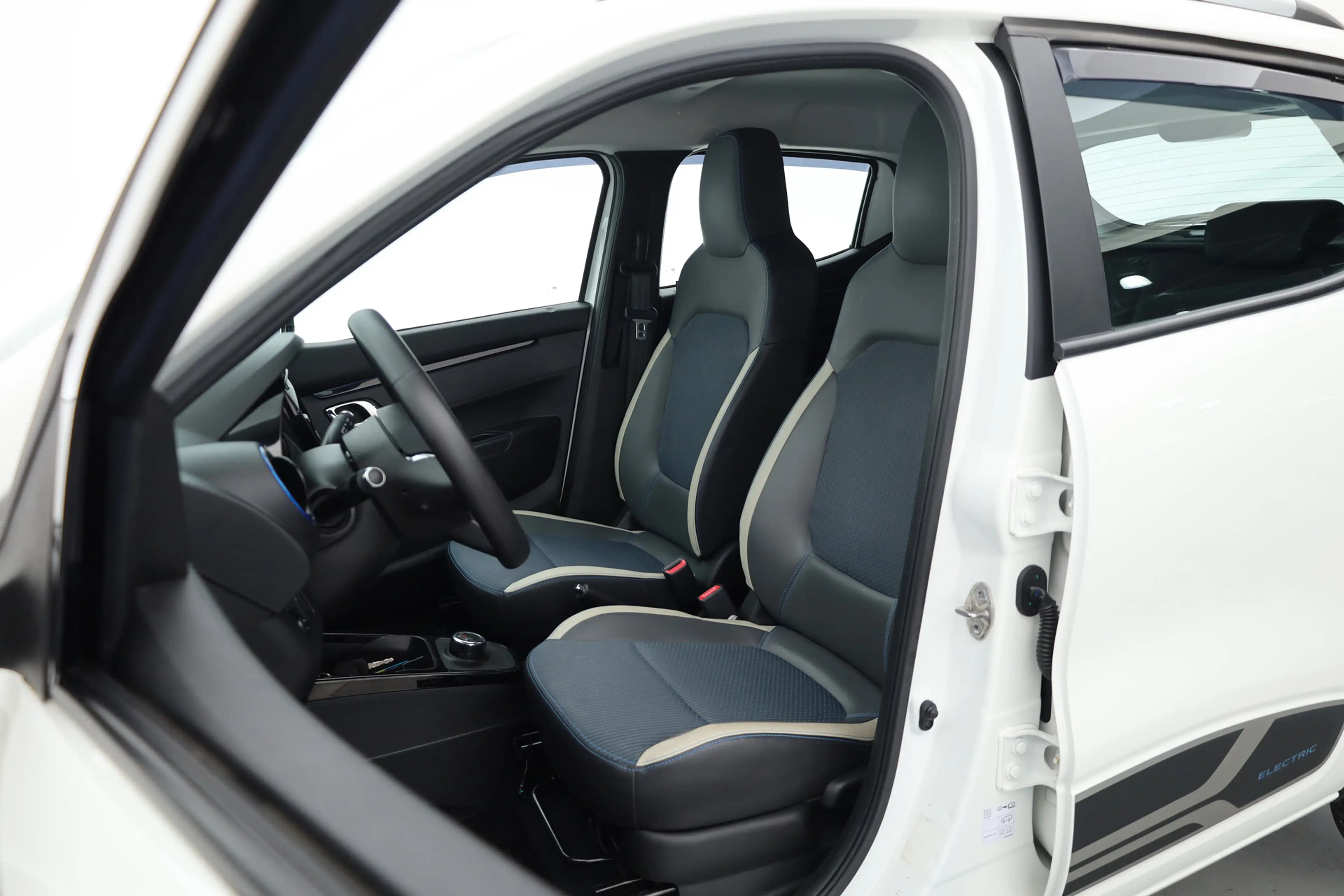 Dacia Spring Comfort 27 kWh | SOH 90% | Rijklaar! | All Season — photo 3