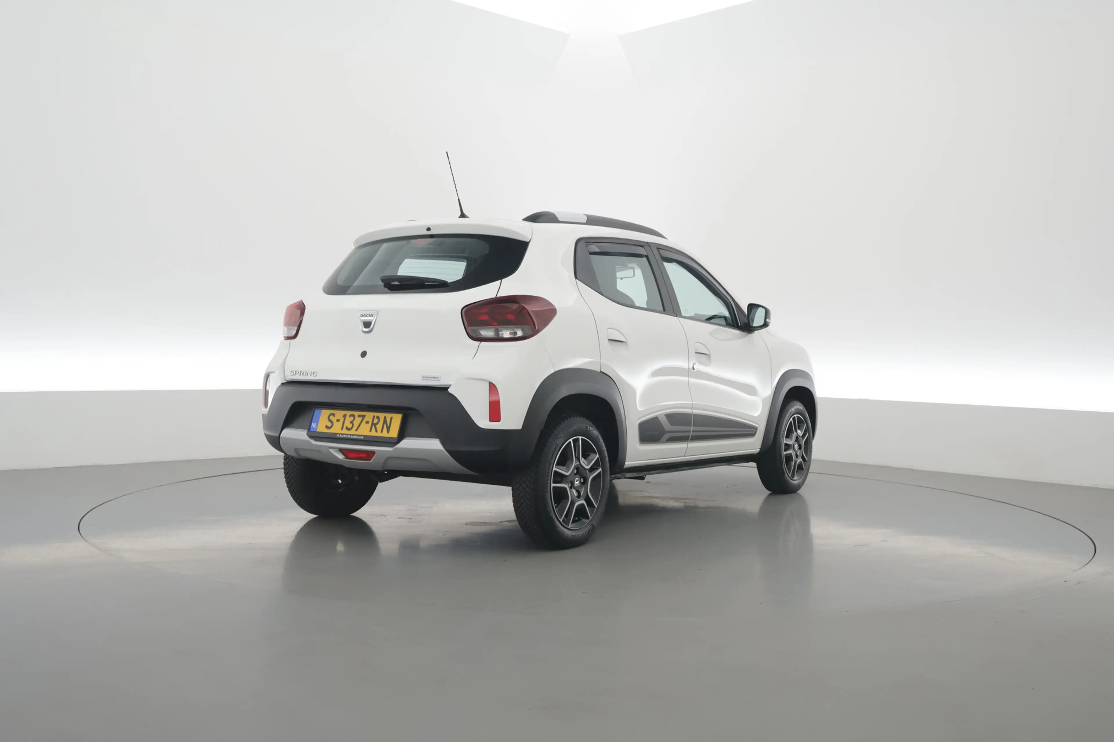 Dacia Spring Comfort 27 kWh | SOH 90% | Rijklaar! | All Season — photo 2