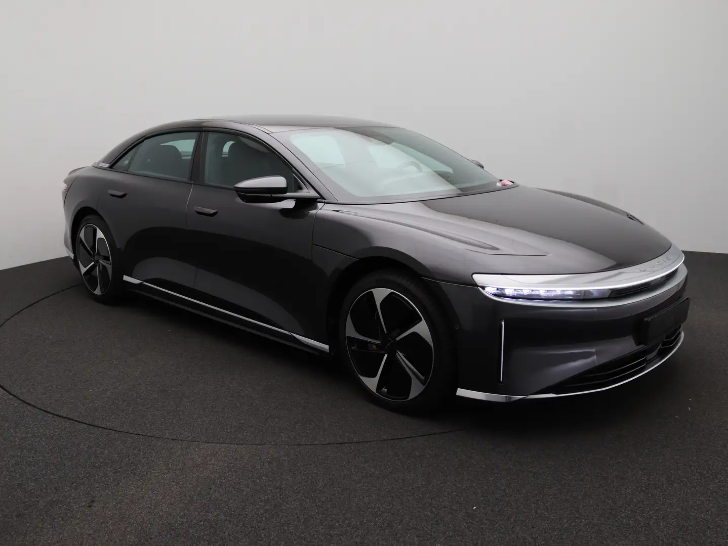 Lucid Air Pure Grau - 1