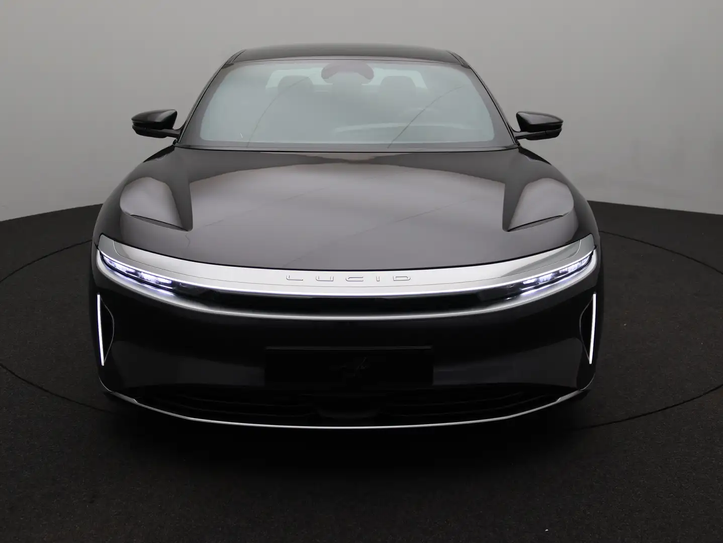 Lucid Air Pure Grau - 2