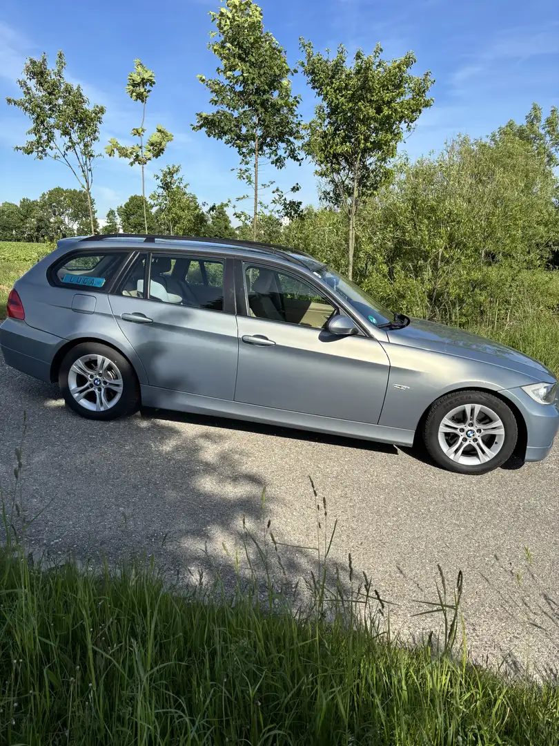BMW 318 318d Touring - 2