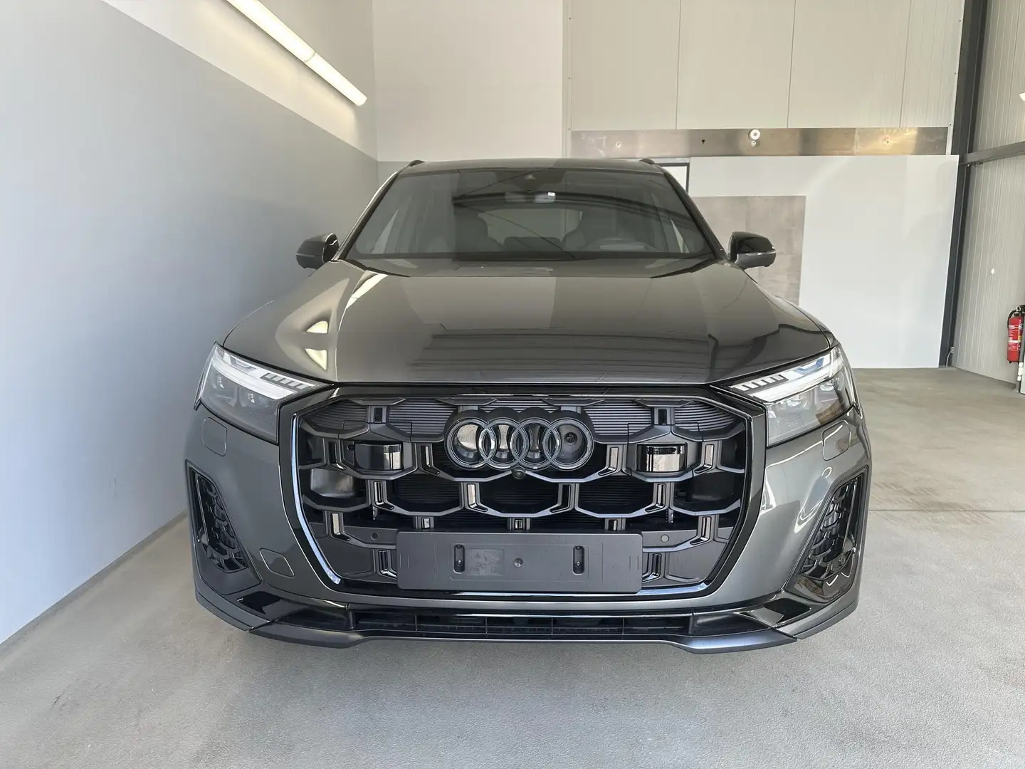 Audi SQ7 Facelift TFSI quattro Nachtsicht+Fahrwerkspaket... Grau - 2
