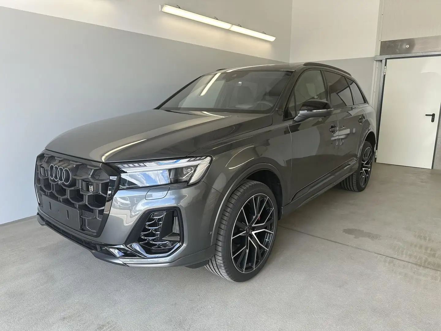 Audi SQ7 Facelift TFSI quattro Nachtsicht+Fahrwerkspaket... Grau - 1
