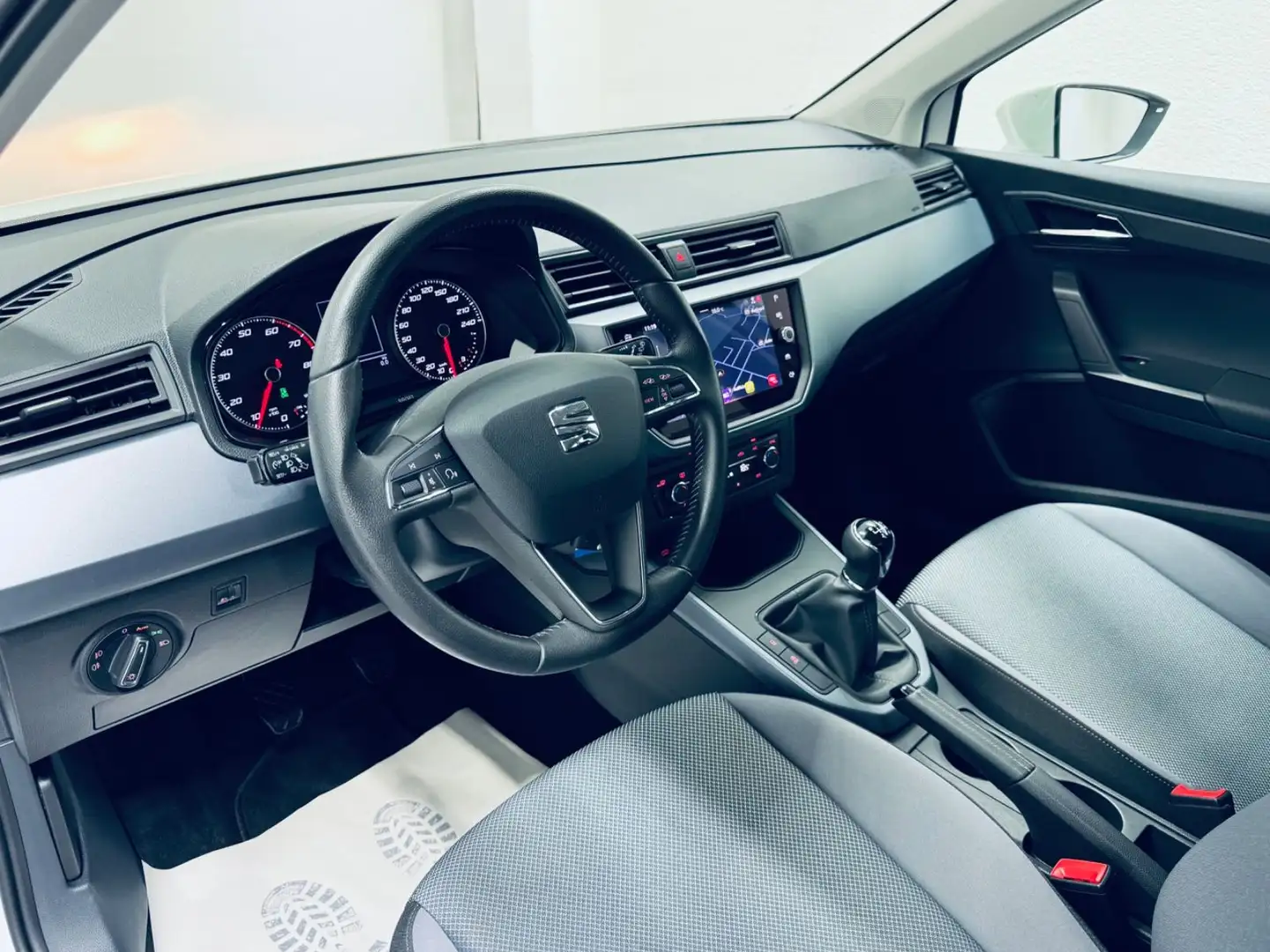 SEAT Arona Style 1.0 TGI * 1.H * NAVI * PDC *8xREIFEN Blanc - 2