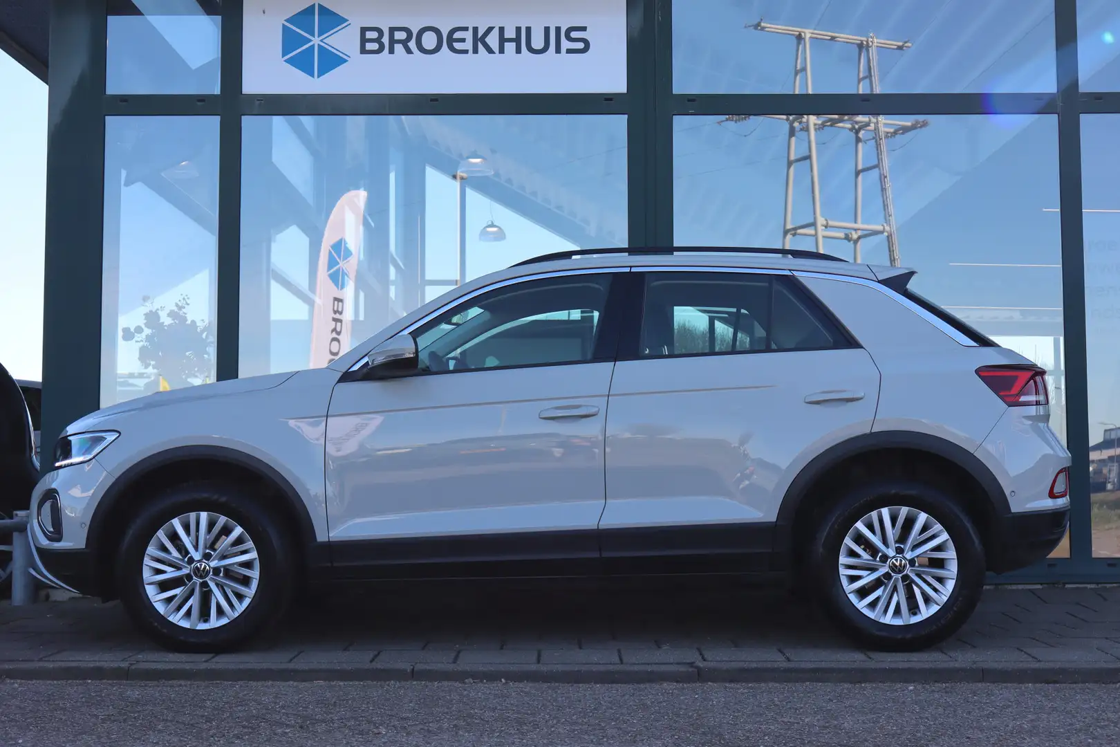 Volkswagen T-Roc 1.5 TSI 150PK 7-DSG Life | Apple Carplay/Android A Gris - 2