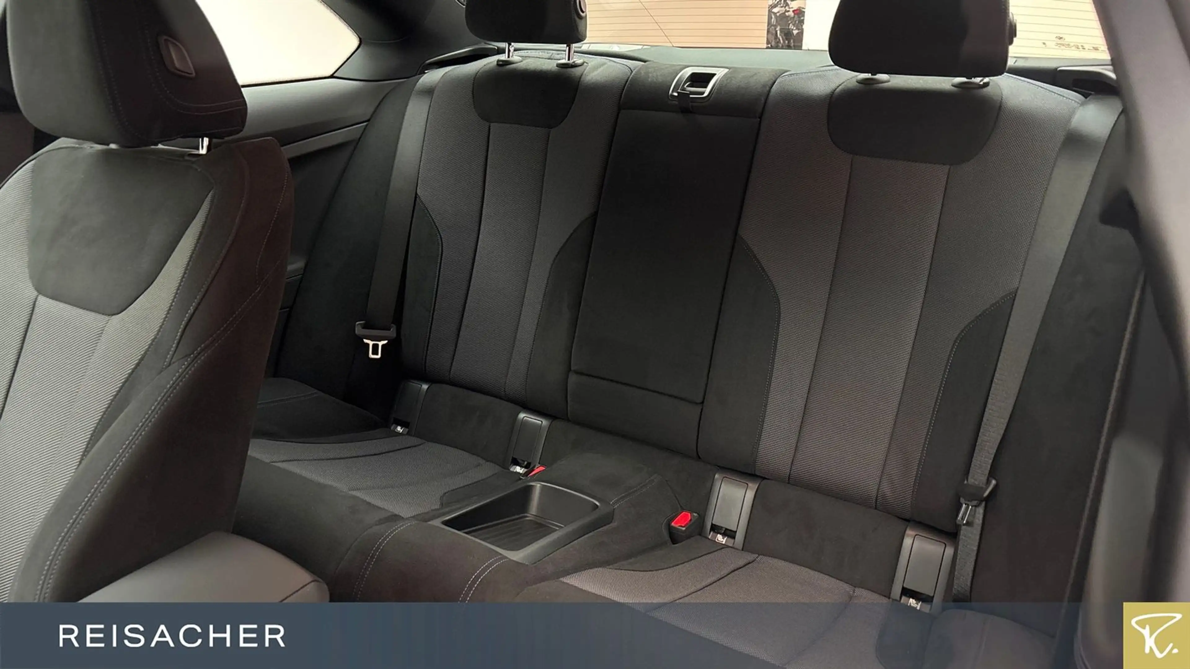 BMW 220 i Coupé Sportpaket Autom. Parksystem DAB — photo 8