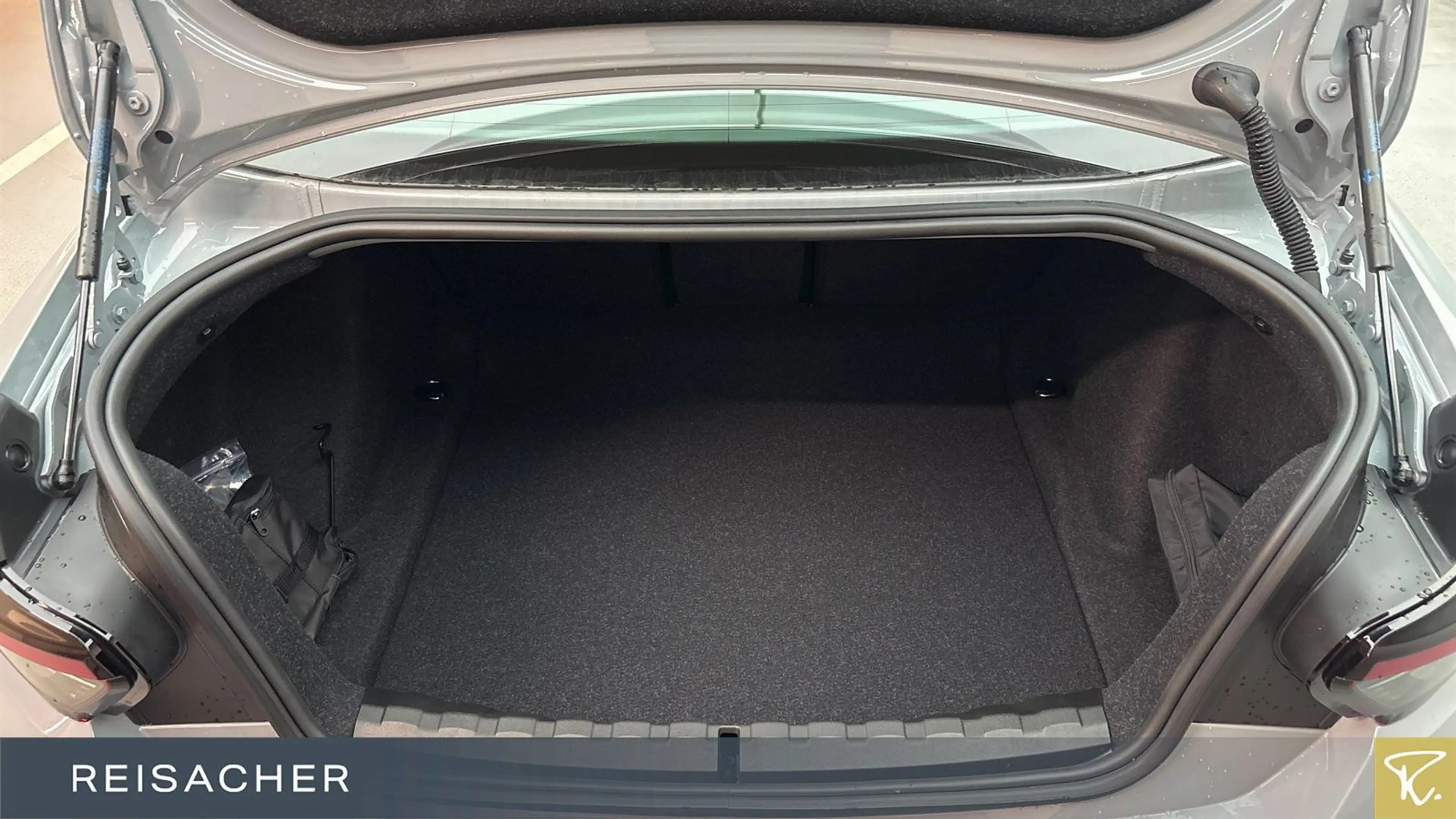 BMW 220 i Coupé Sportpaket Autom. Parksystem DAB — photo 10