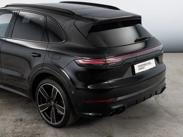 Porsche Cayenne view 8