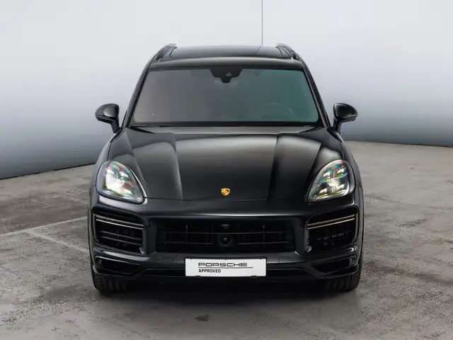 Porsche Cayenne view 6