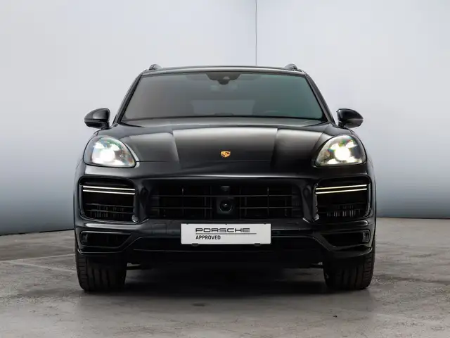 Porsche Cayenne view 5