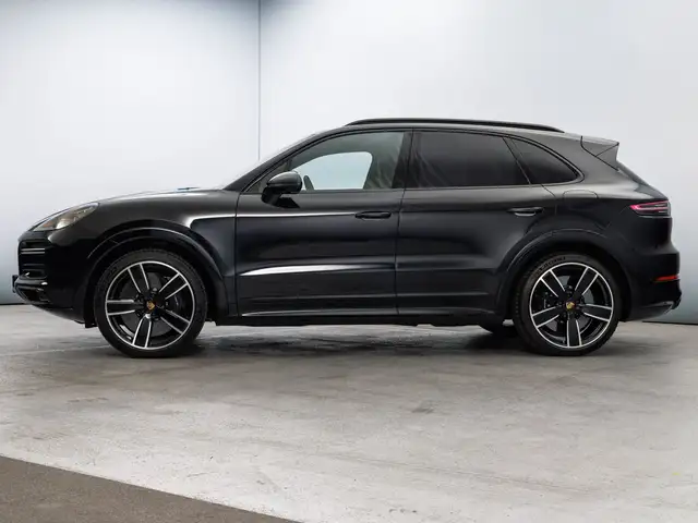 Porsche Cayenne view 2