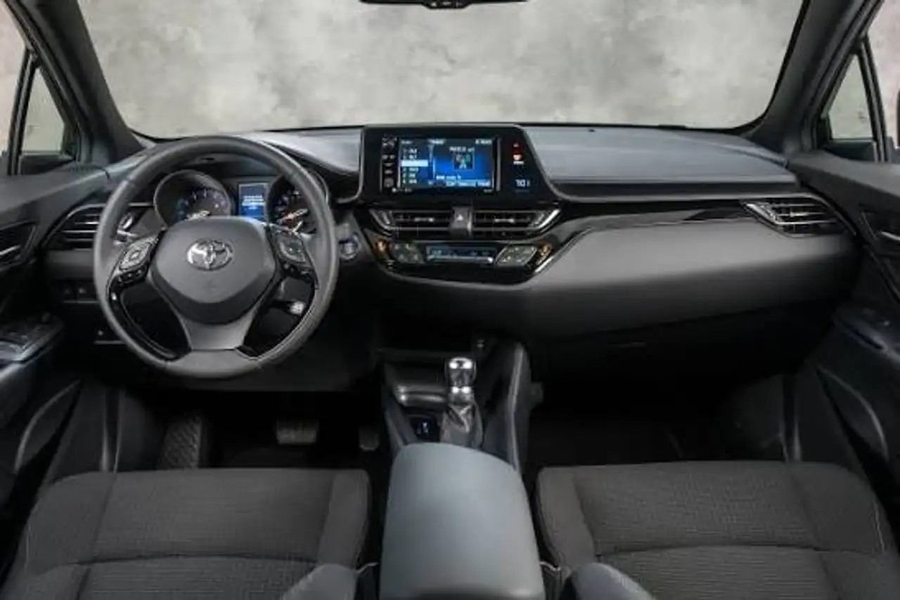 Toyota C-HR photo Toyota C-HR
