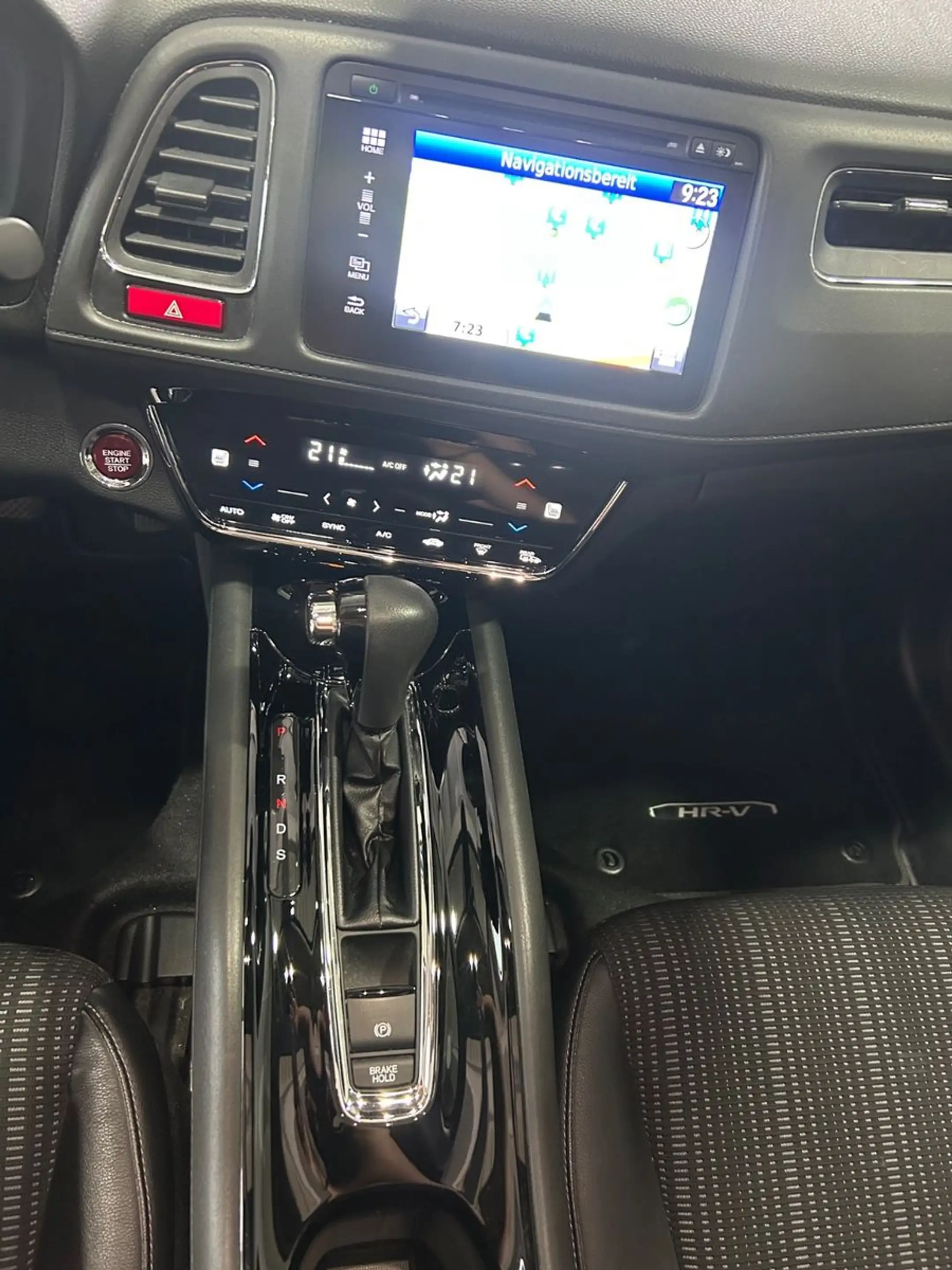 Honda HR-V 1.5 i-VTEC Executive Automatik Navi Pano — photo 14