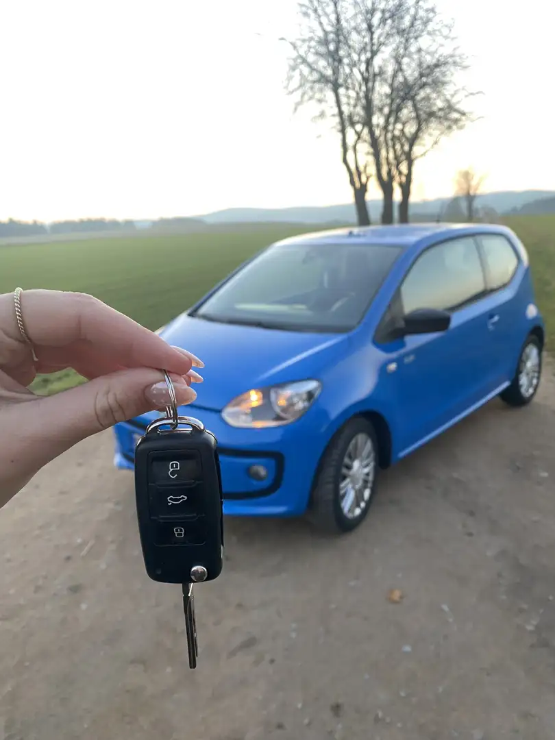 Volkswagen up! BlueMotion Technology move - 1