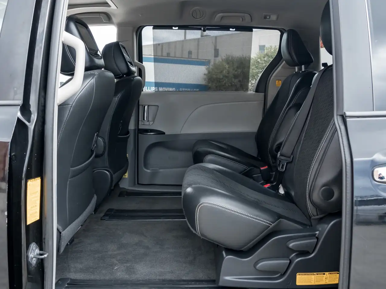 Toyota Sienna снимка Toyota Sienna