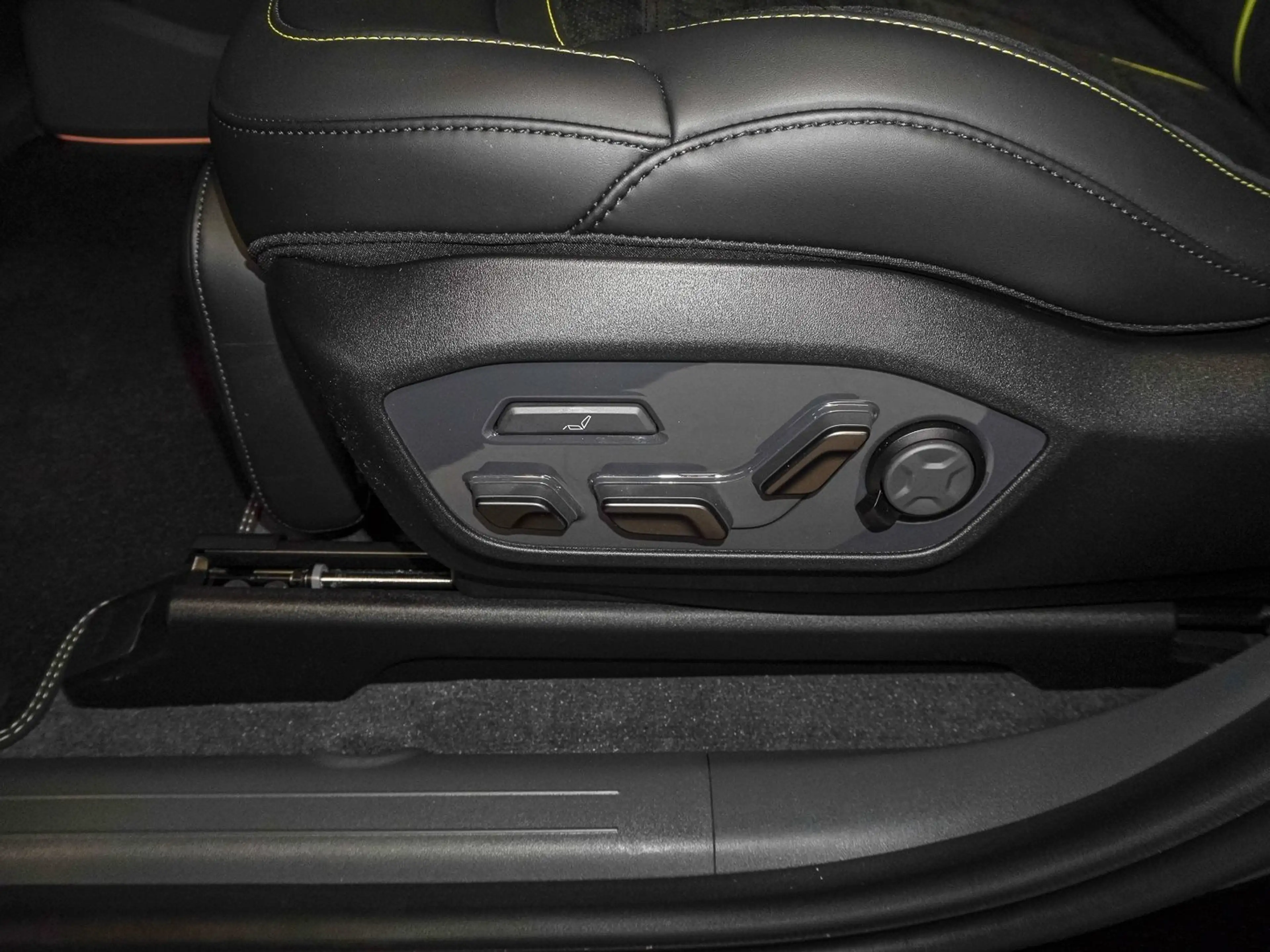 Kia EV9 GT 99,8 kWh AWD Relax Paket Glasdach — photo 13